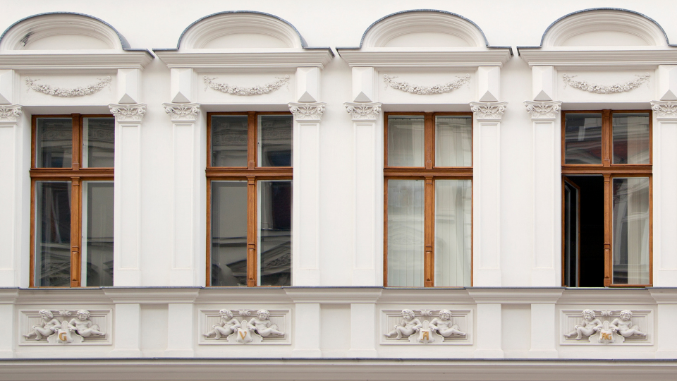 Janelas de madeira sob medida para reabilitação de edifício histórico