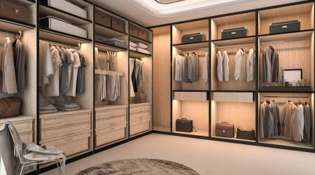 Design especial de cozinha feita à medida com uma bonita iluminação LED, ambiente acolhedor e seguro, da Crossline Furniture