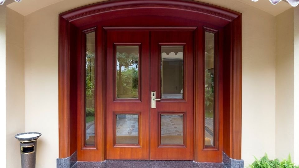 Design especial de cozinha feita à medida com uma bonita iluminação LED, ambiente acolhedor e seguro, da Crossline Furniture